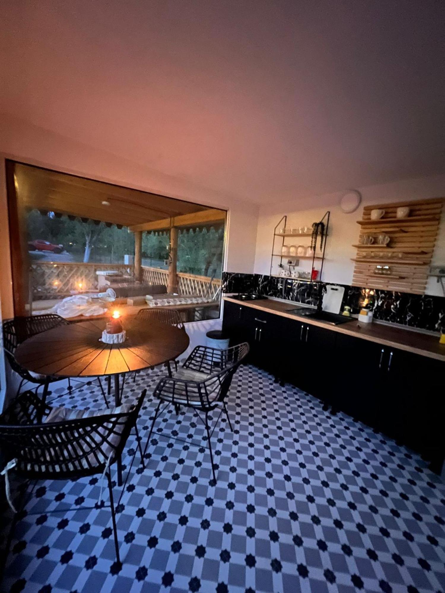 The Frog Glamping Hotel Horezu Eksteriør billede