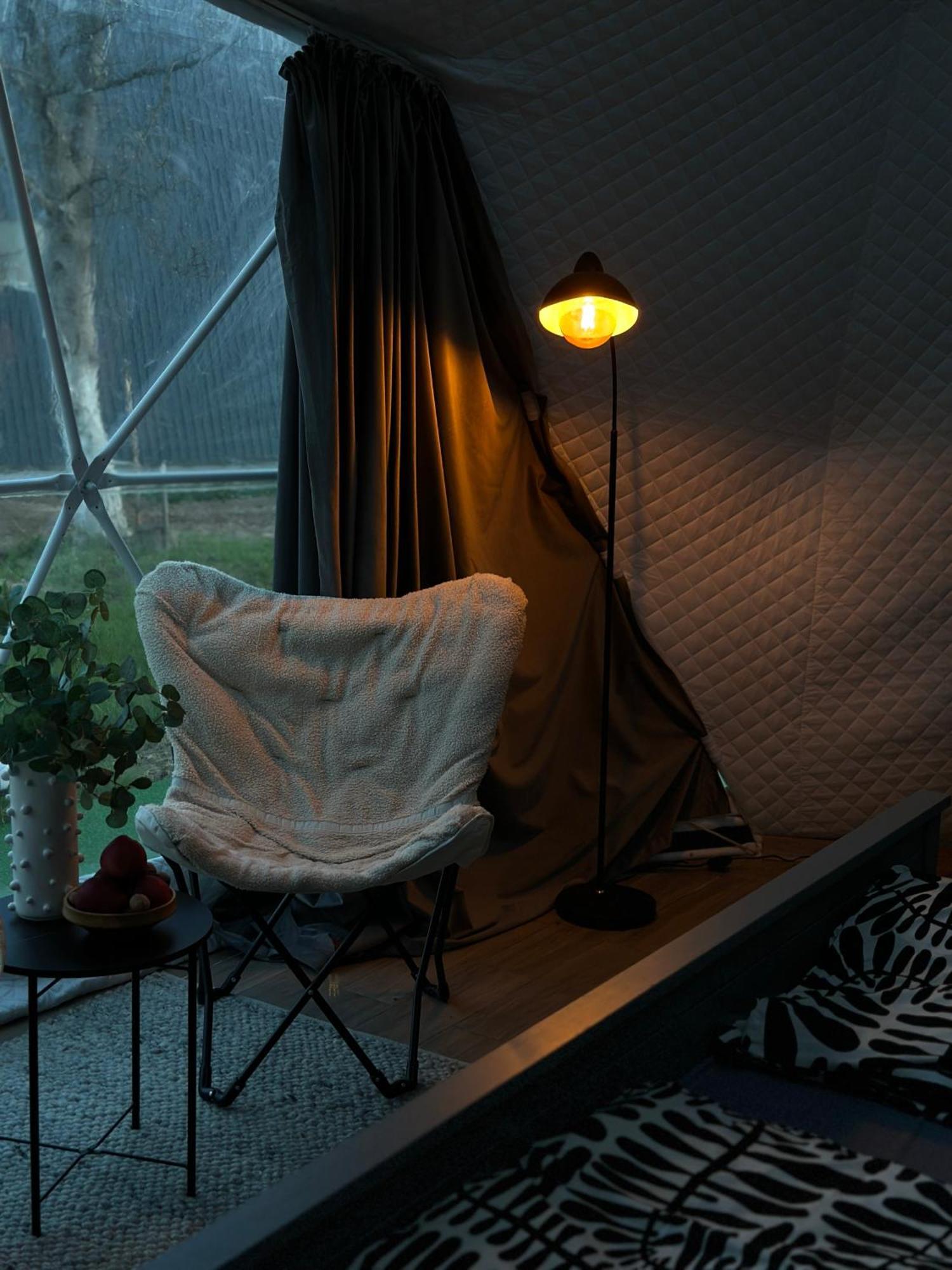 The Frog Glamping Hotel Horezu Eksteriør billede